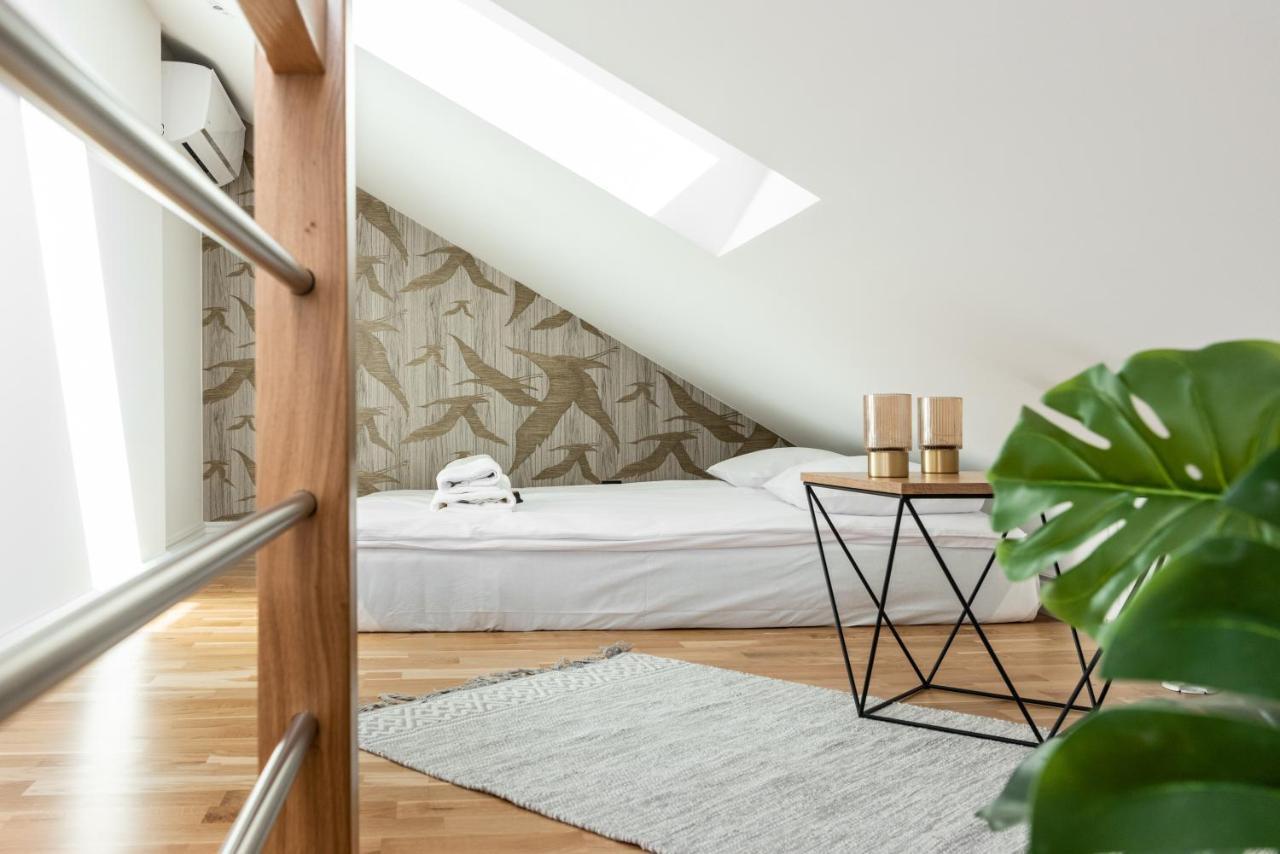 Riverside Premium Class Apartment - By Upstairs คราคูฟ ภายนอก รูปภาพ