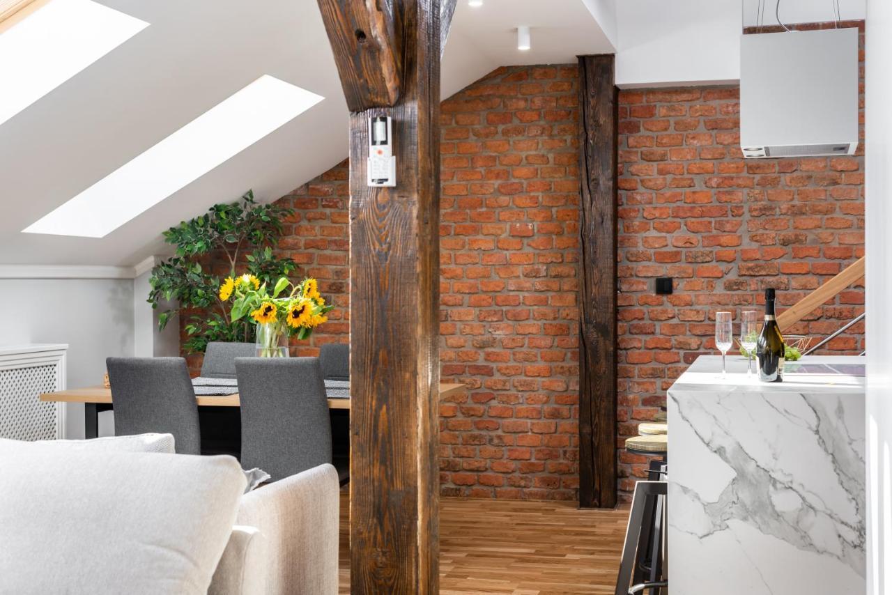 Riverside Premium Class Apartment - By Upstairs คราคูฟ ภายนอก รูปภาพ