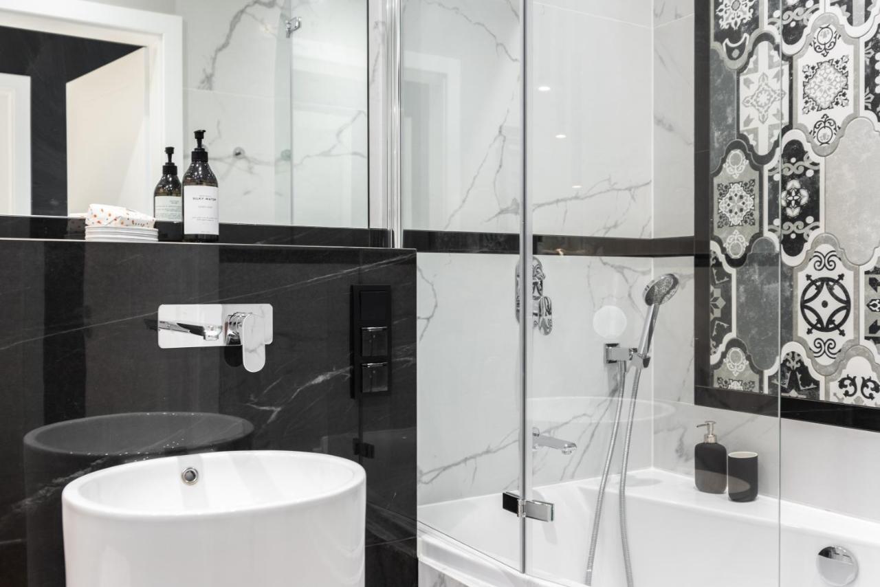 Riverside Premium Class Apartment - By Upstairs คราคูฟ ภายนอก รูปภาพ