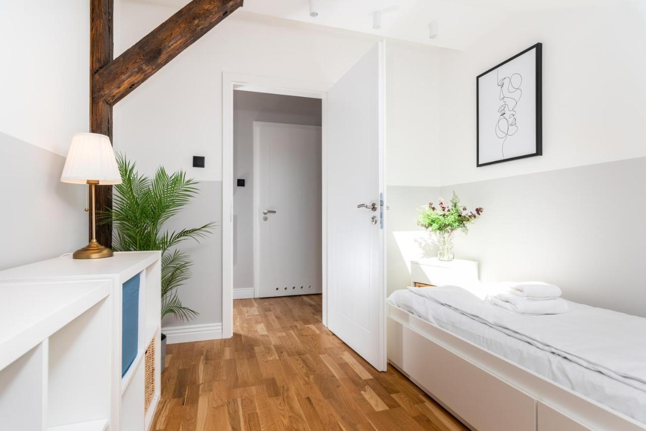 Riverside Premium Class Apartment - By Upstairs คราคูฟ ภายนอก รูปภาพ